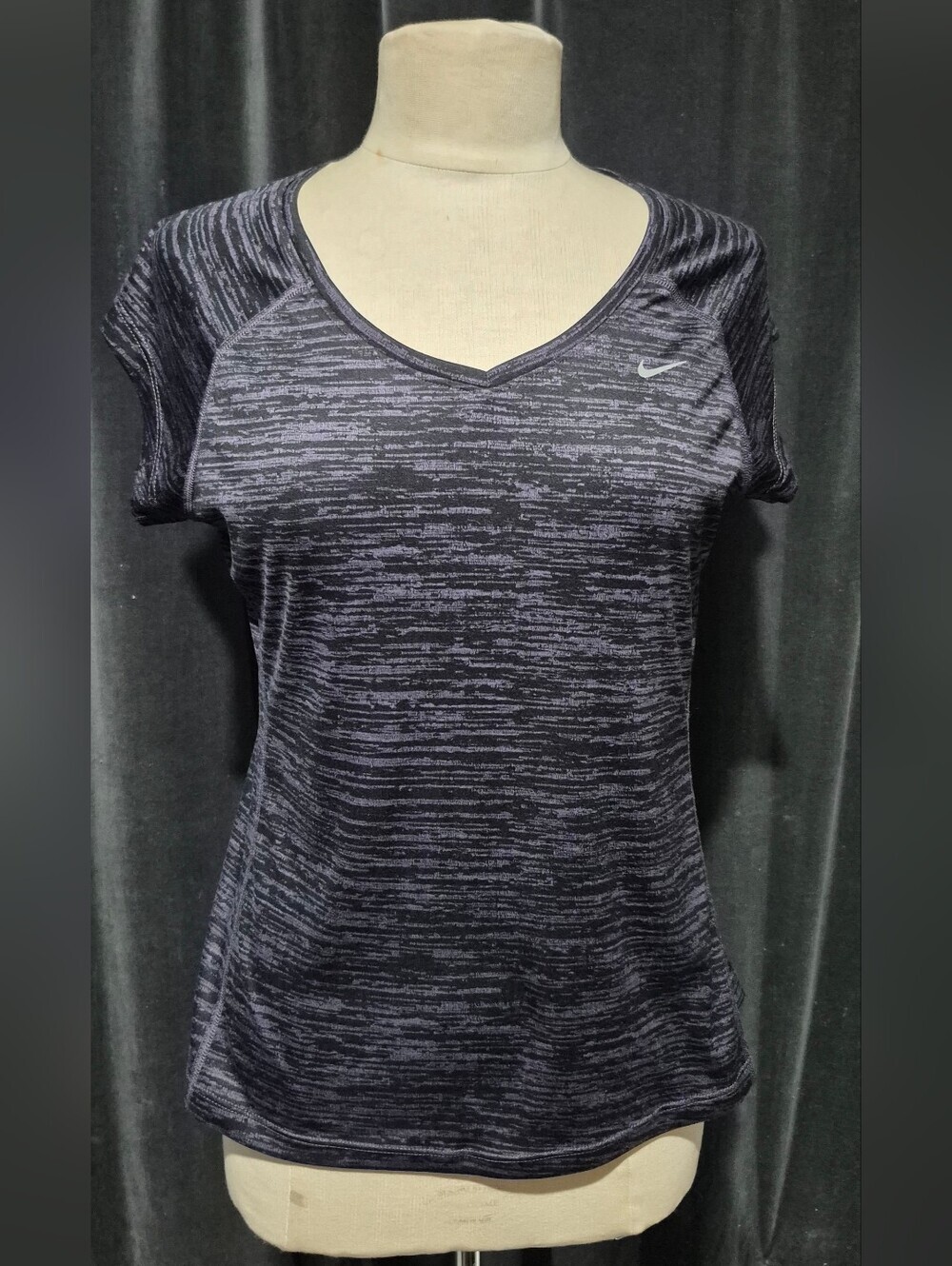 Nike Women's Dark Heathered V-Neck Short Sleeve Performance Tee (BOX A)